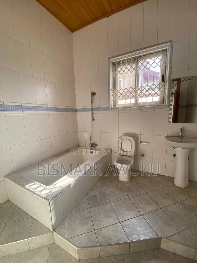 6bdrm House in East Legon for rent