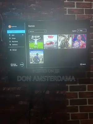 Xbox One Console With One Controller