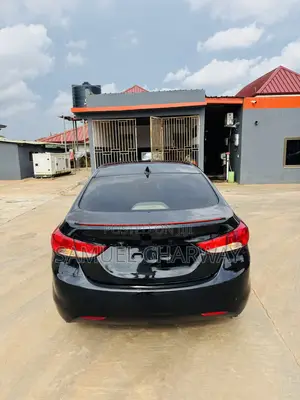 Hyundai Elantra GLS Sedan FWD (1.8L 4cyl 6A) 2013 Black