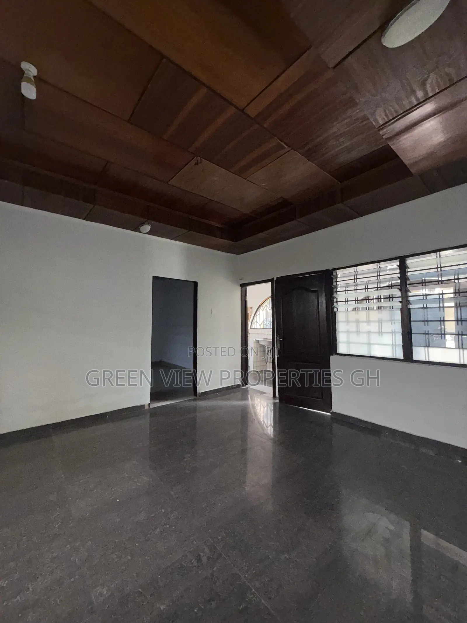 2bdrm Apartment in West Hills Mall Area for rent