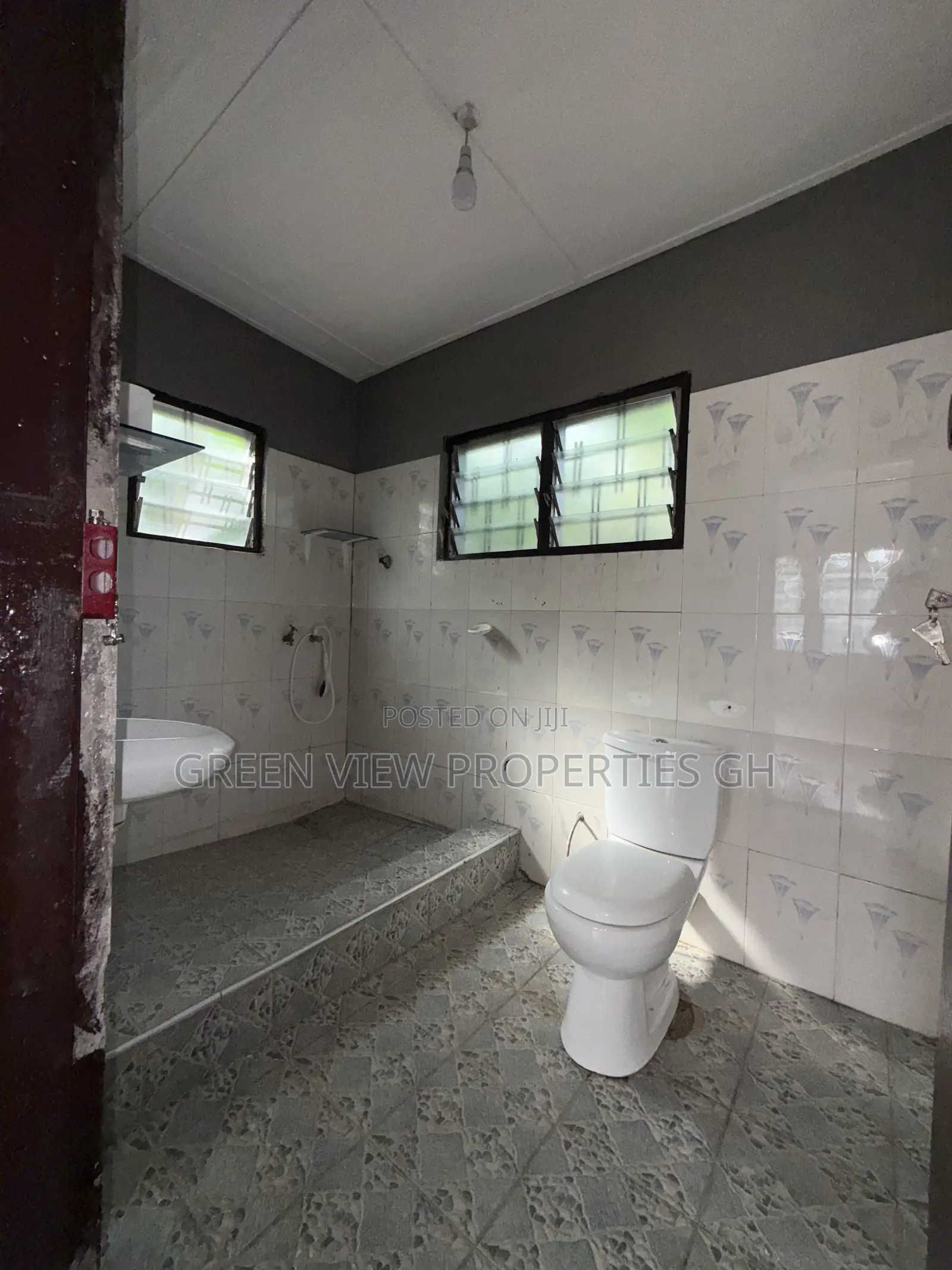 2bdrm Apartment in West Hills Mall Area for rent