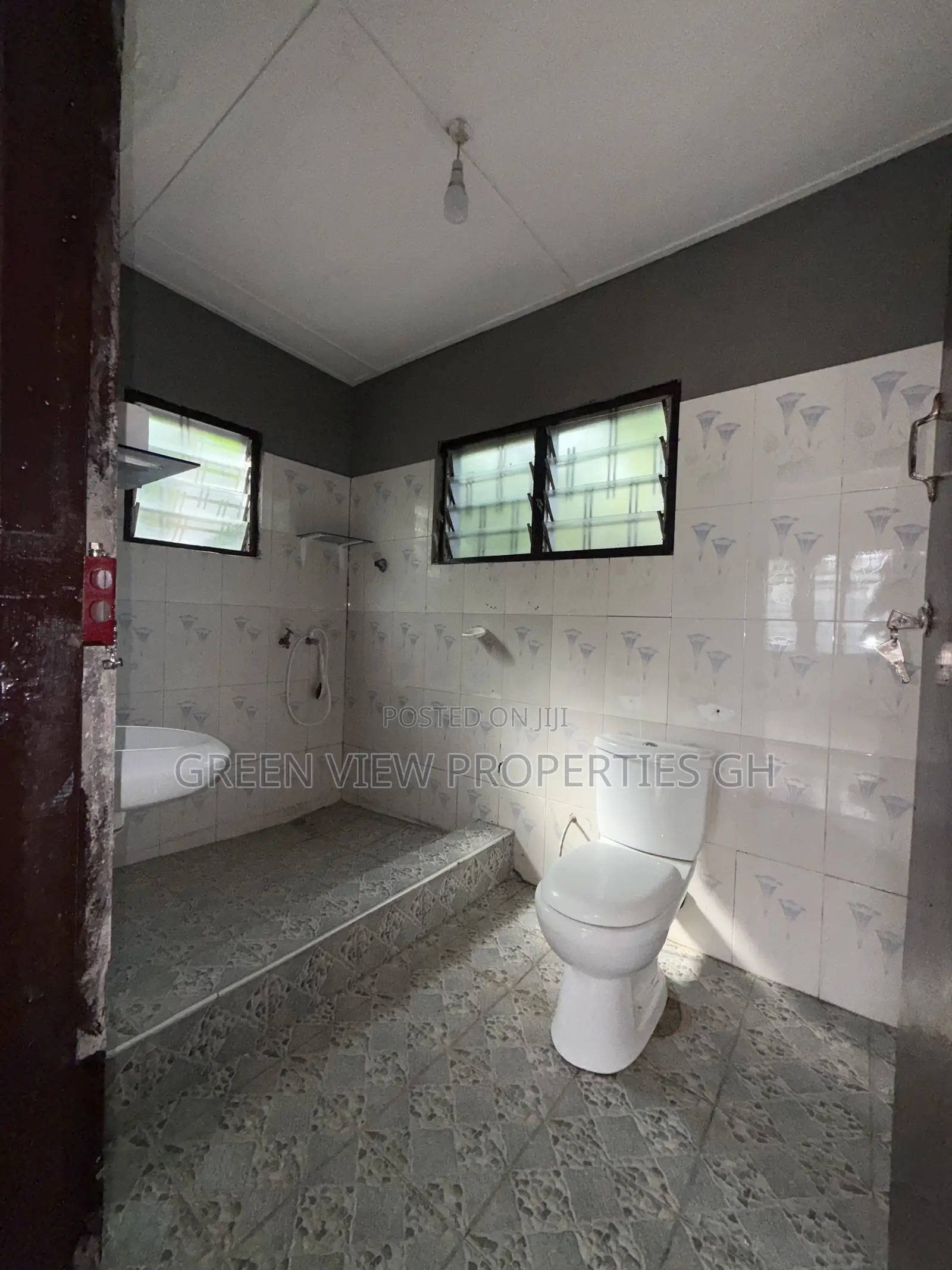 2bdrm Apartment in West Hills Mall Area for rent