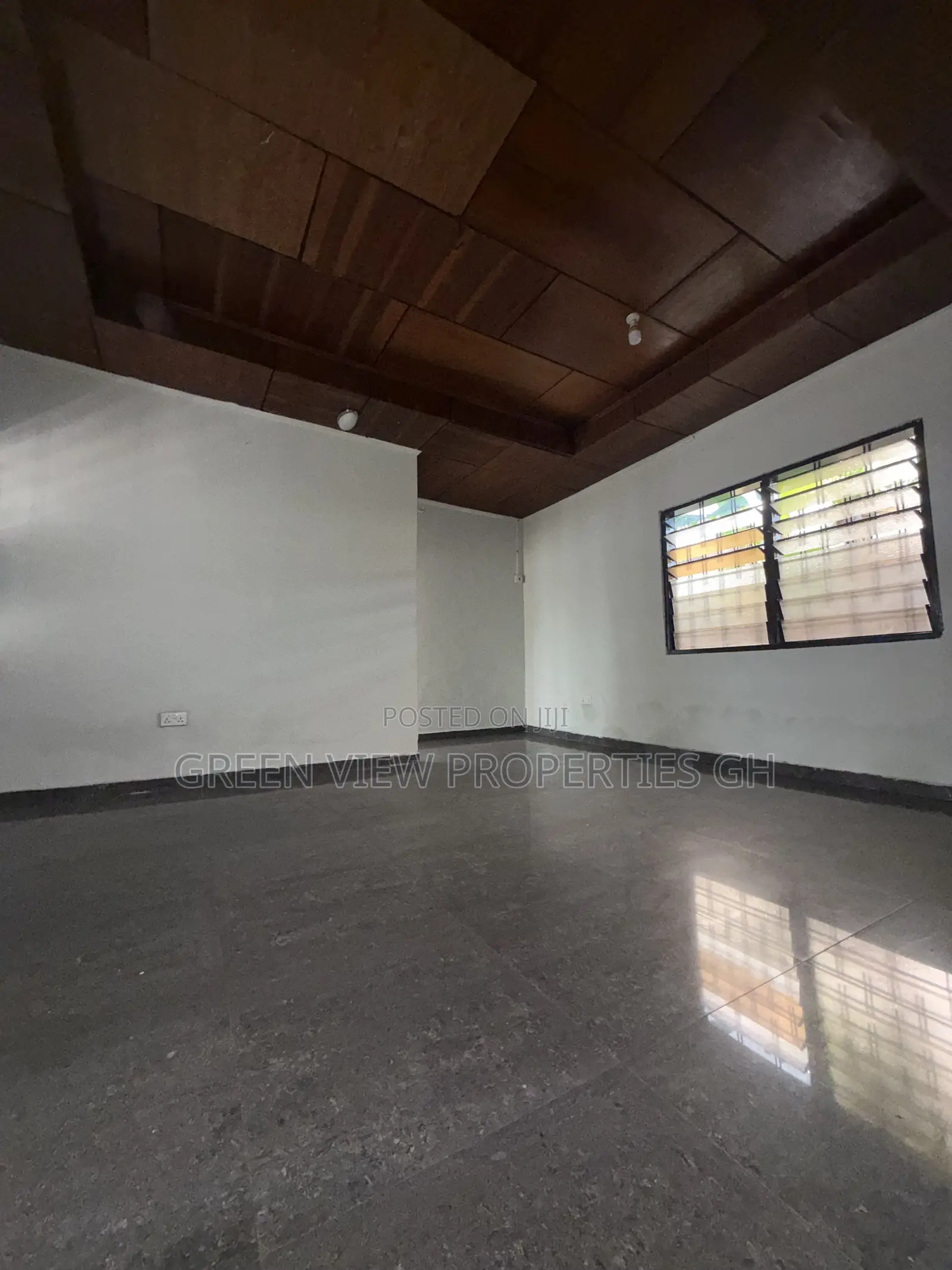 2bdrm Apartment in West Hills Mall Area for rent