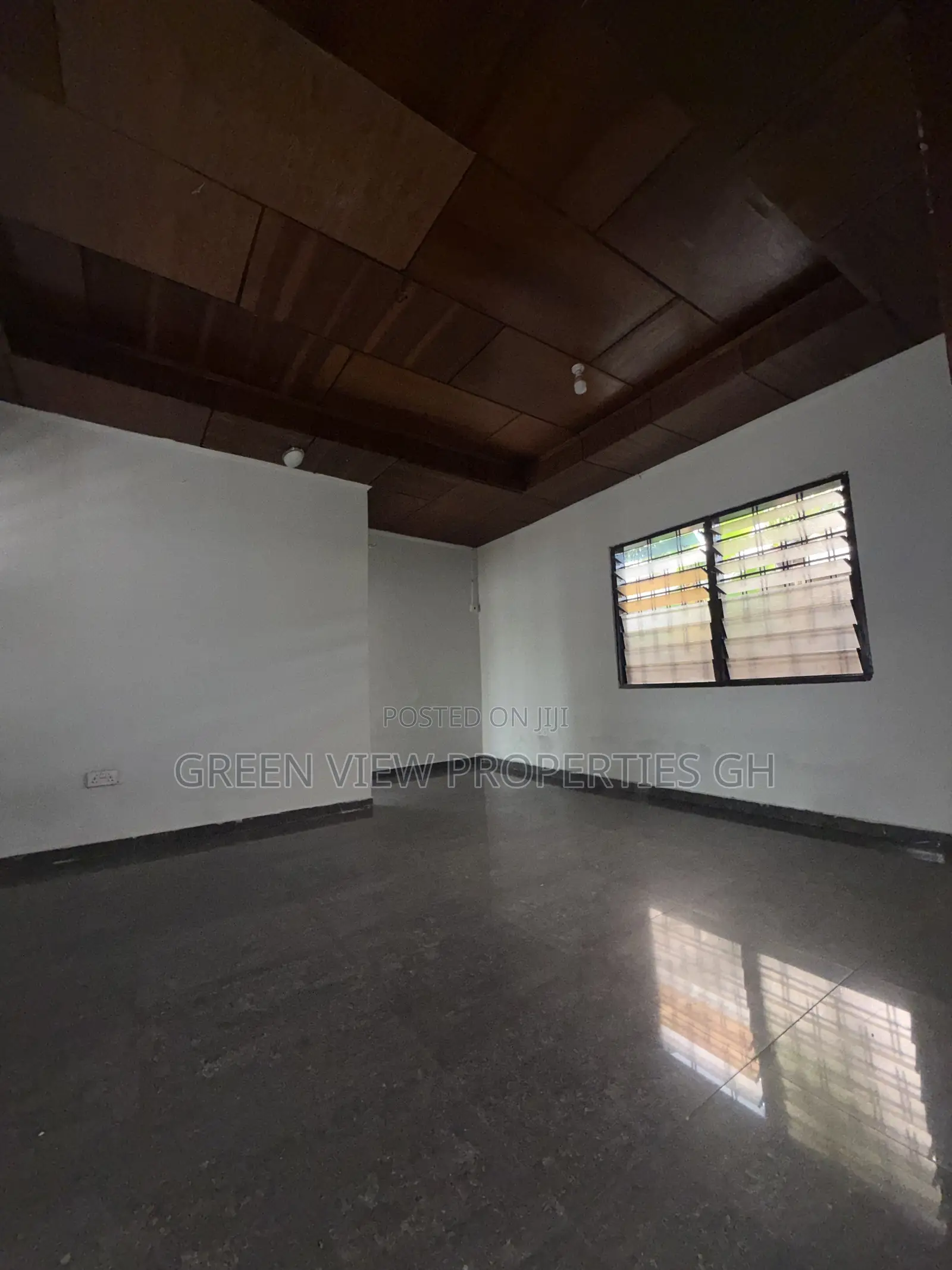 2bdrm Apartment in West Hills Mall Area for rent