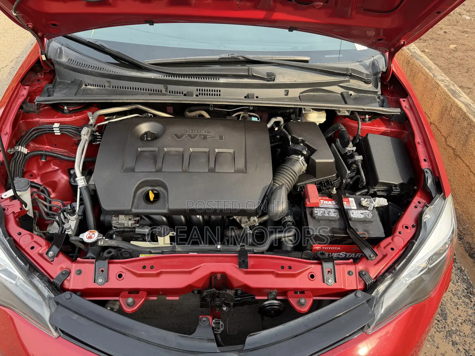 Toyota Corolla XLE (1.8L 4cyl 2A) 2018 Red
