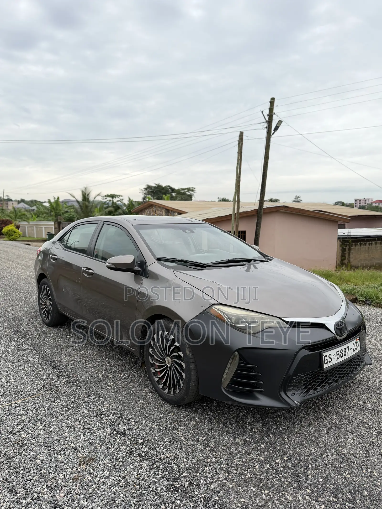 Toyota Corolla SE 4dr Sedan (1.8L 4cyl CVT) 2017 Gray