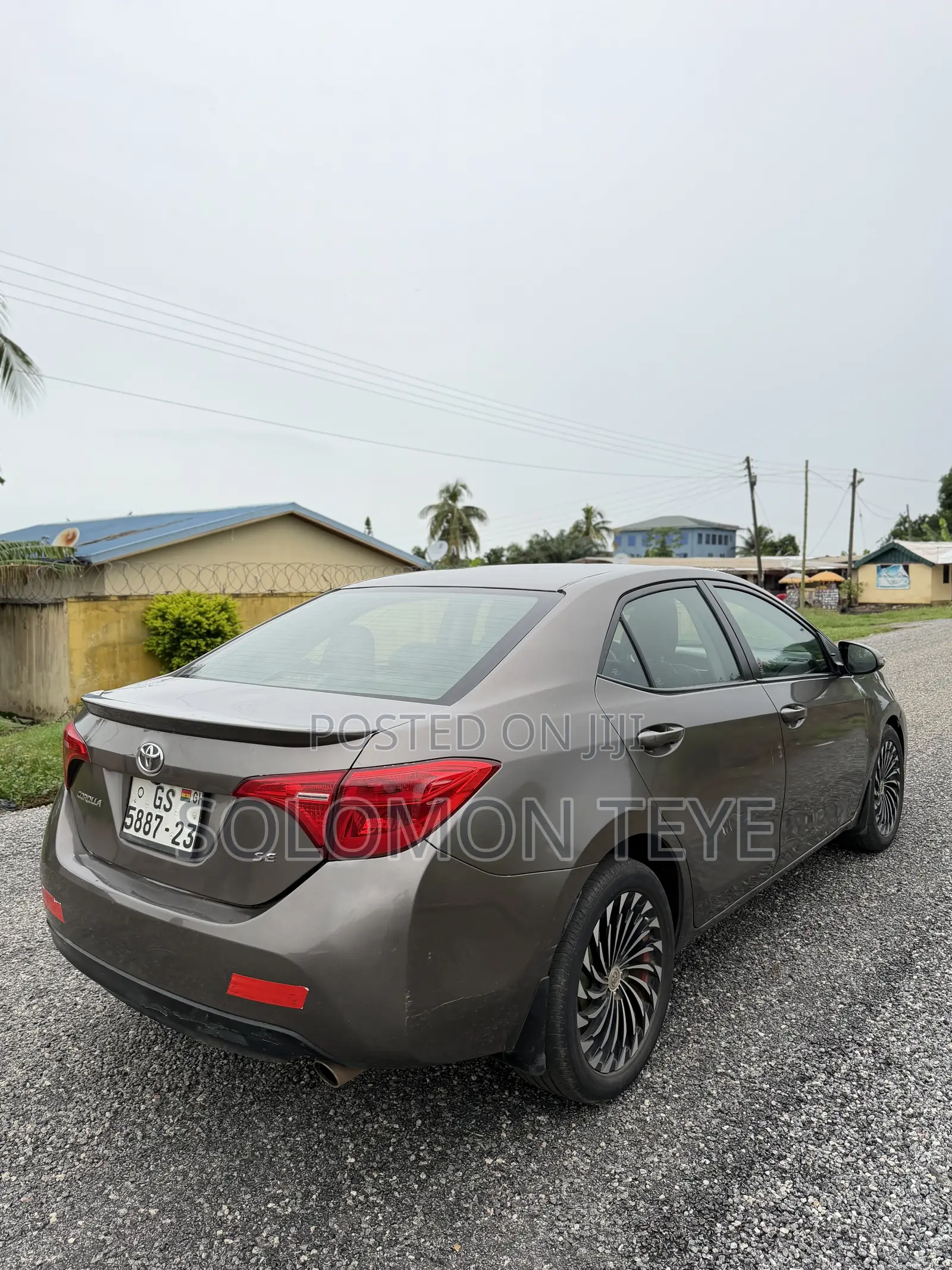 Toyota Corolla SE 4dr Sedan (1.8L 4cyl CVT) 2017 Gray