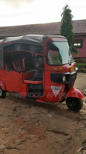 Bajaj RE 2026 Red