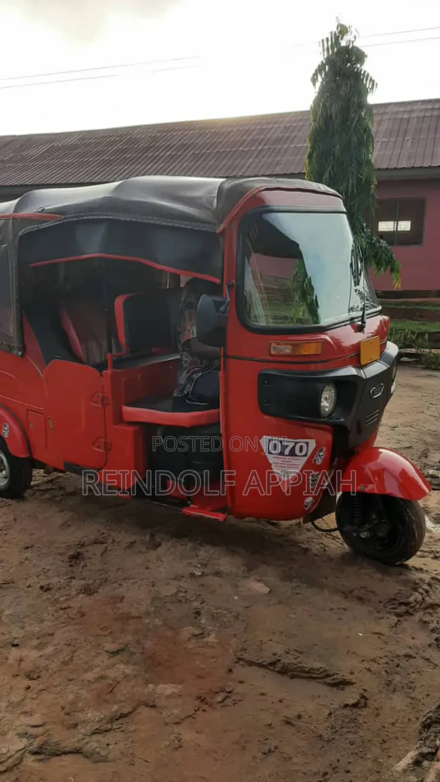 Bajaj RE 2026 Red