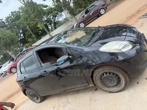 Toyota Vitz 2010 Black