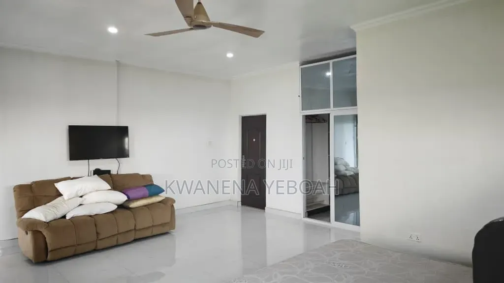 5bdrm House in Aburi for sale