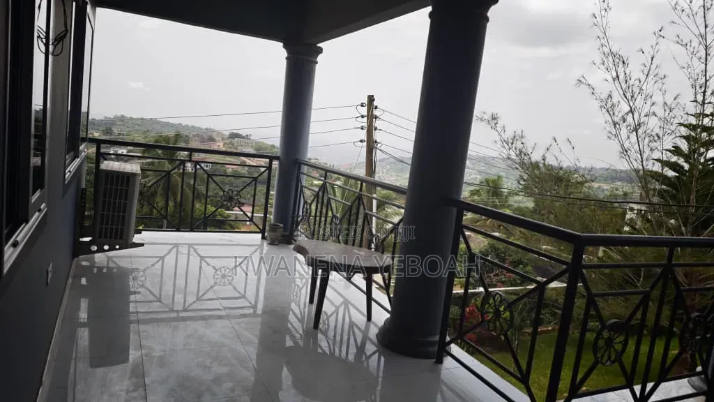 5bdrm House in Aburi for sale