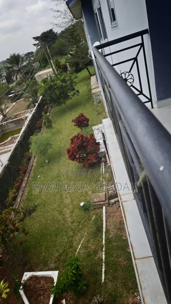 5bdrm House in Aburi for sale