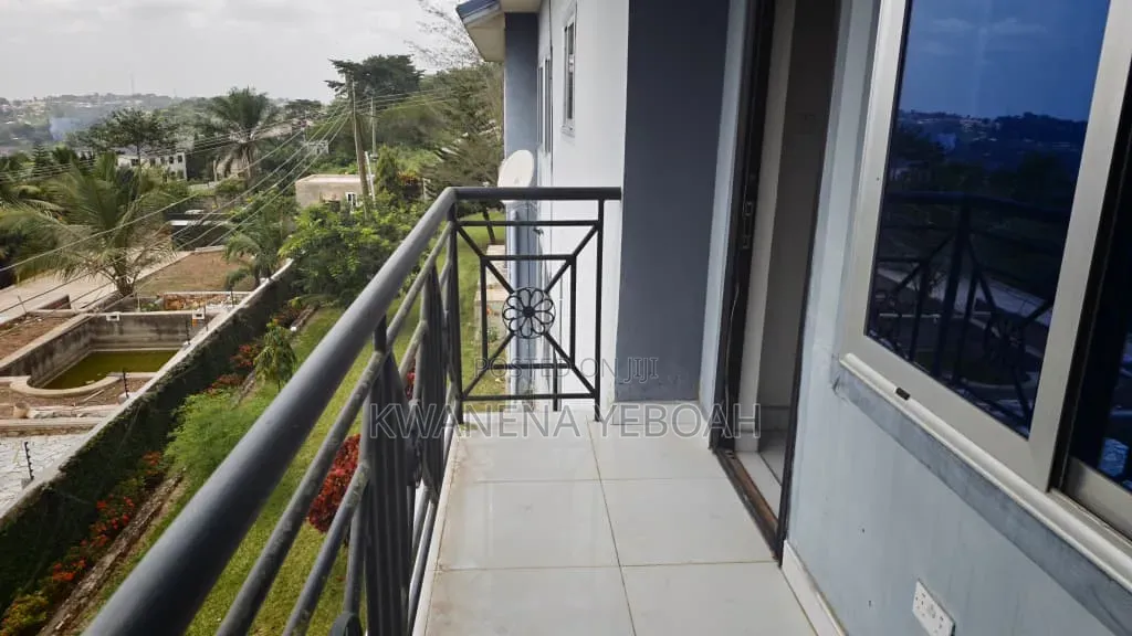 5bdrm House in Aburi for sale