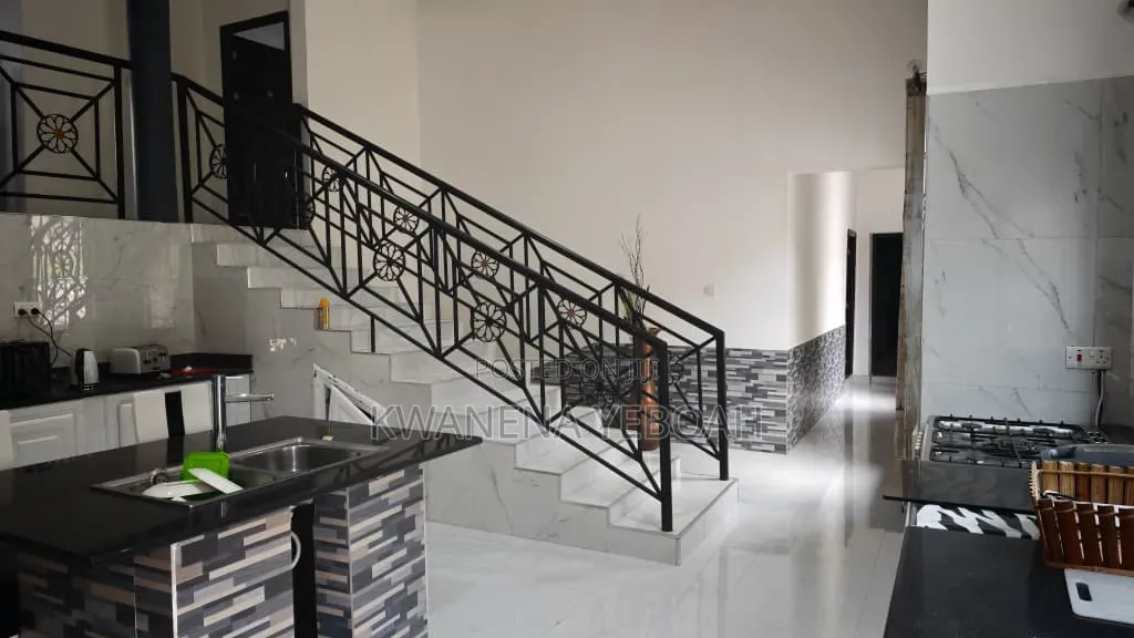 5bdrm House in Aburi for sale