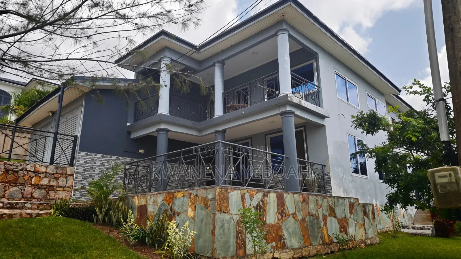 5bdrm House in Aburi for sale
