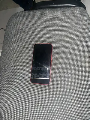 Apple iPhone 13 128 GB Red