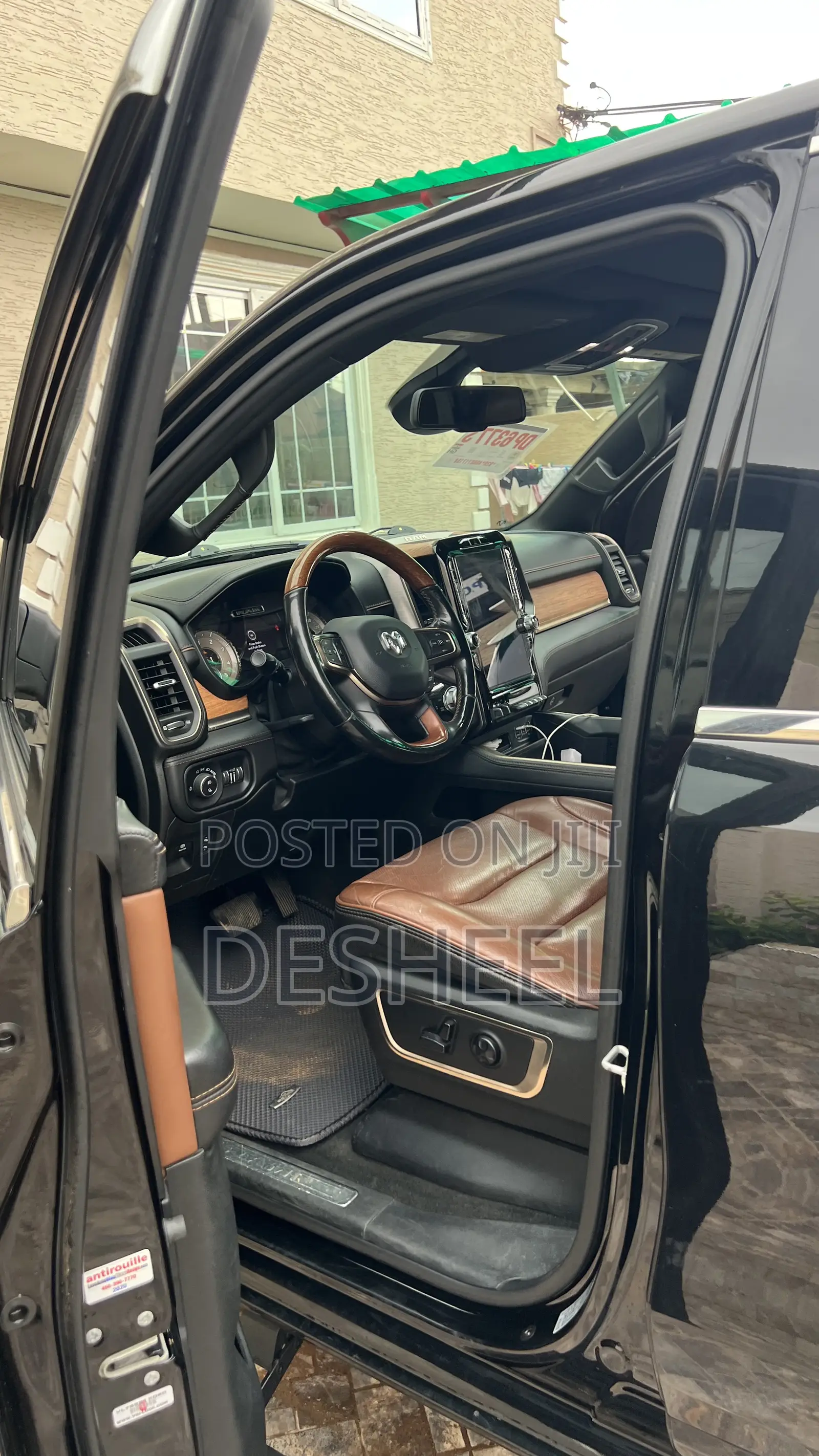 RAM 1500 2021 Black