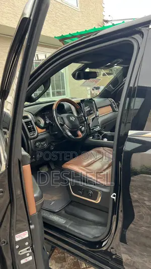 RAM 1500 2021 Black