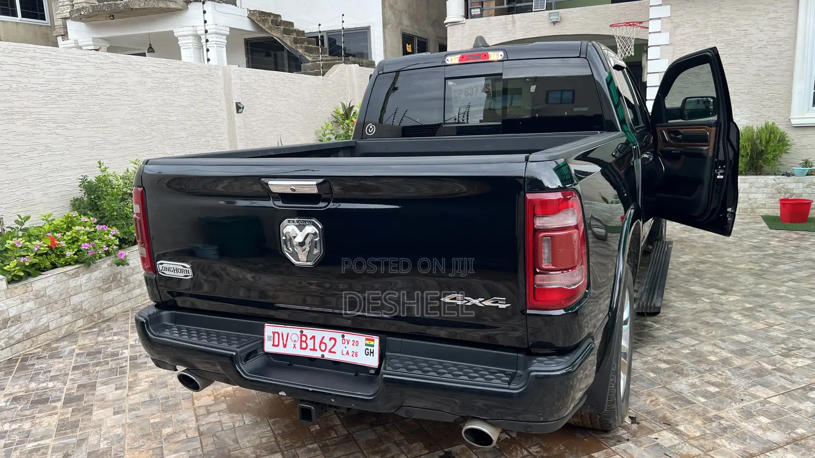 RAM 1500 2021 Black