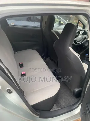 Toyota Vitz 2011 Silver