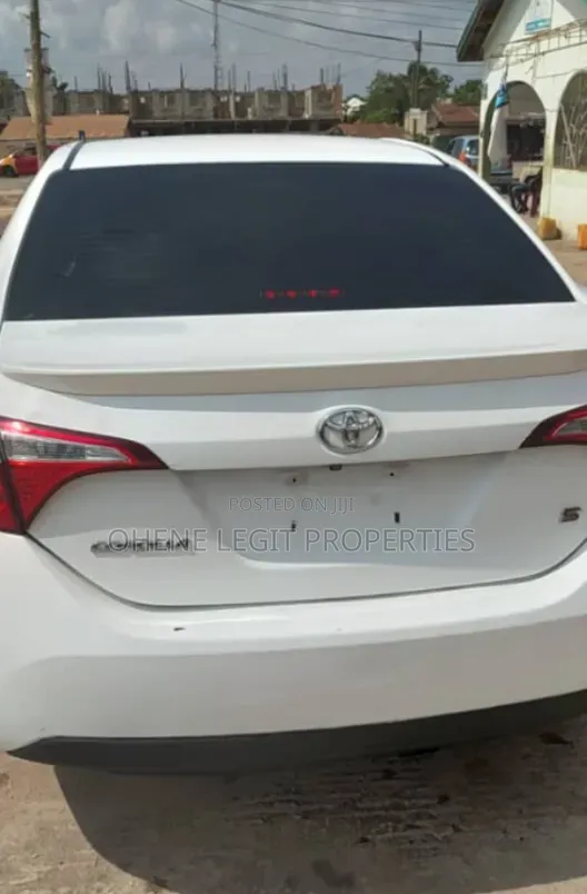 Toyota Corolla 2016 White
