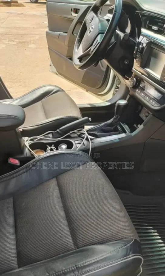 Toyota Corolla 2016 White