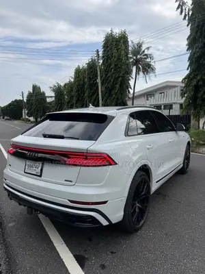 Audi Q8 55 Premium AWD quattro 2020 White