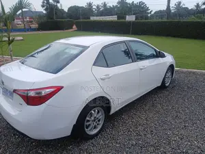 Toyota Corolla LE 4dr Sedan (1.8L 4cyl CVT) 2014 White