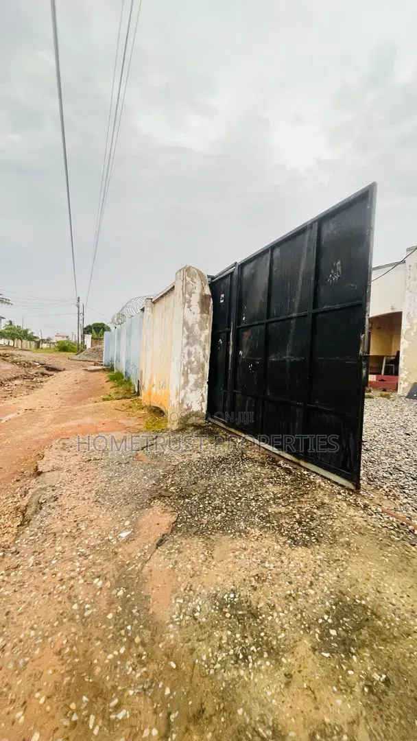 2bdrm House in Ablekuma Amomorle, Pentecost for sale
