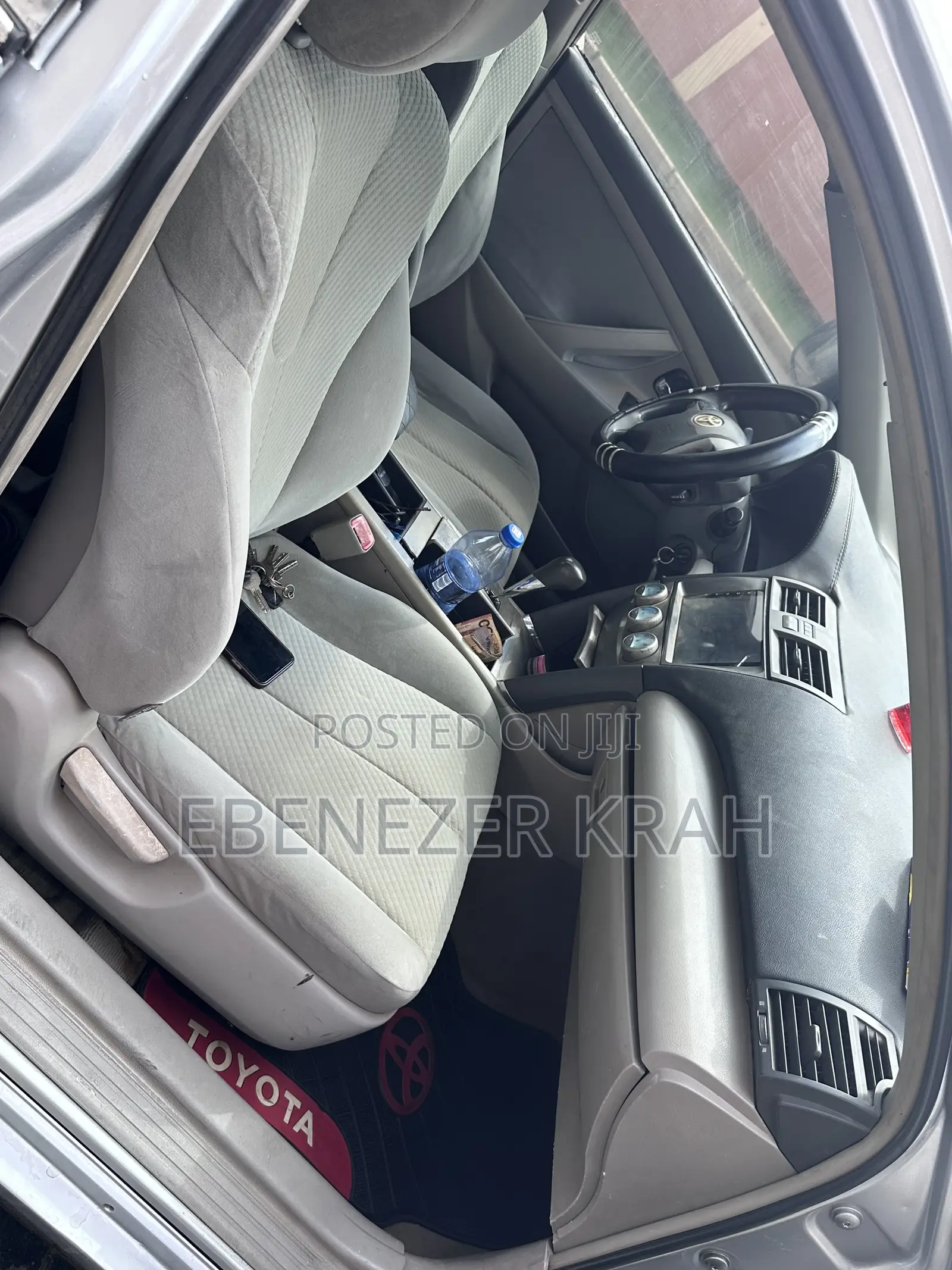 Toyota Camry 2010 Silver