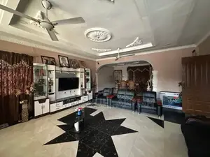 7bdrm House in Kuntuse, Accra Metropolitan for sale