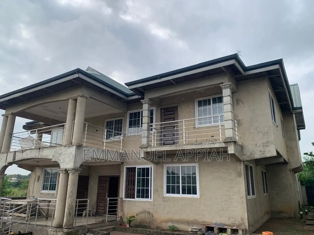 4bdrm House in Nsawam, Accra Metropolitan for sale