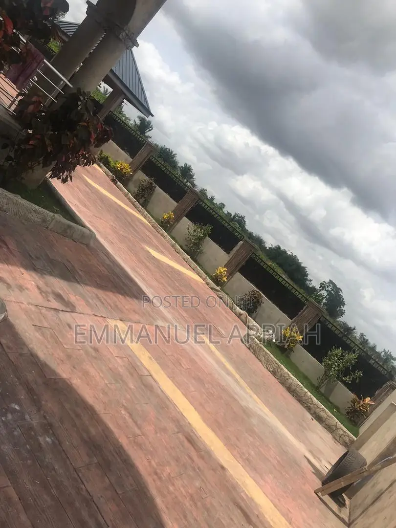 4bdrm House in Nsawam, Accra Metropolitan for sale