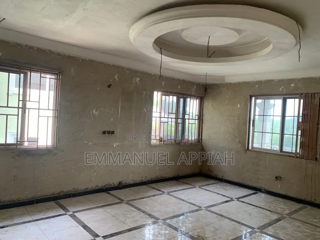 4bdrm House in Nsawam, Accra Metropolitan for sale