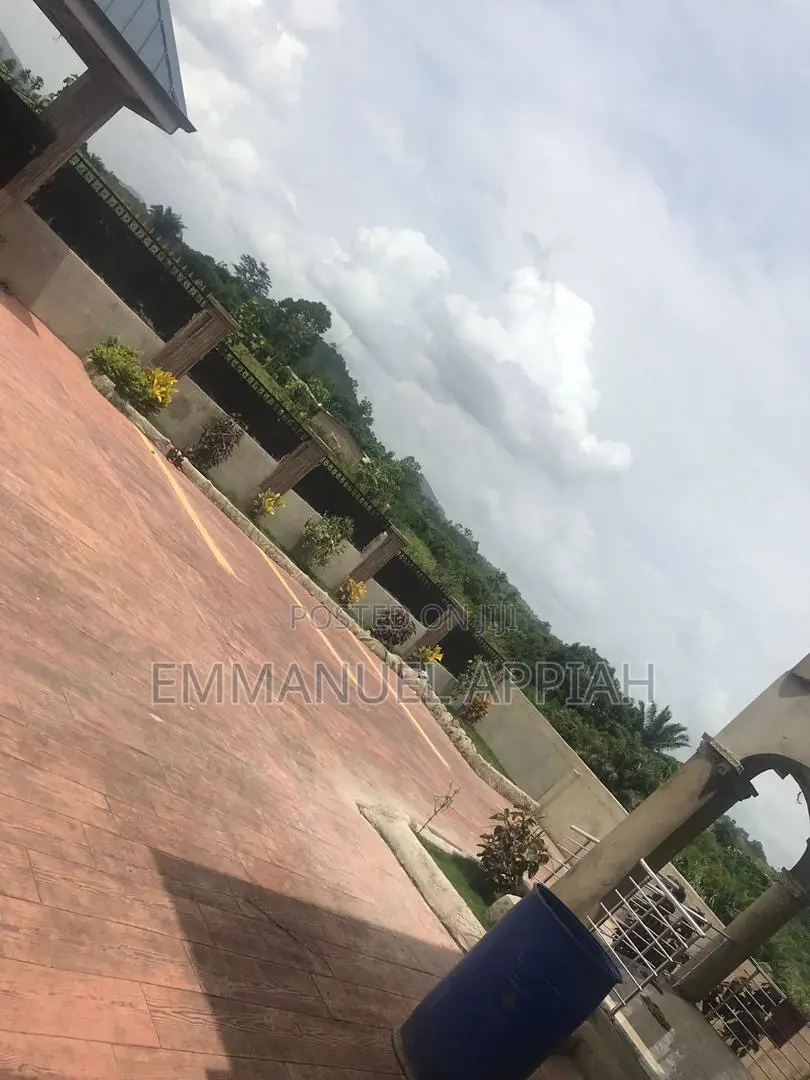 4bdrm House in Nsawam, Accra Metropolitan for sale