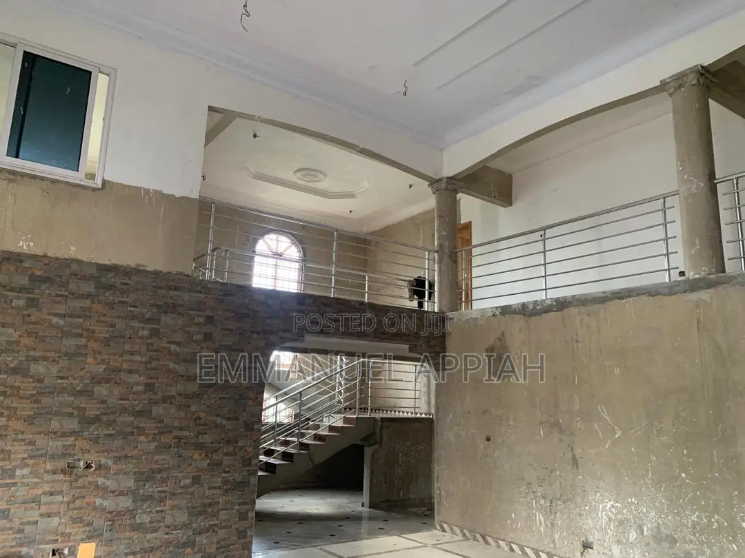 4bdrm House in Nsawam, Accra Metropolitan for sale