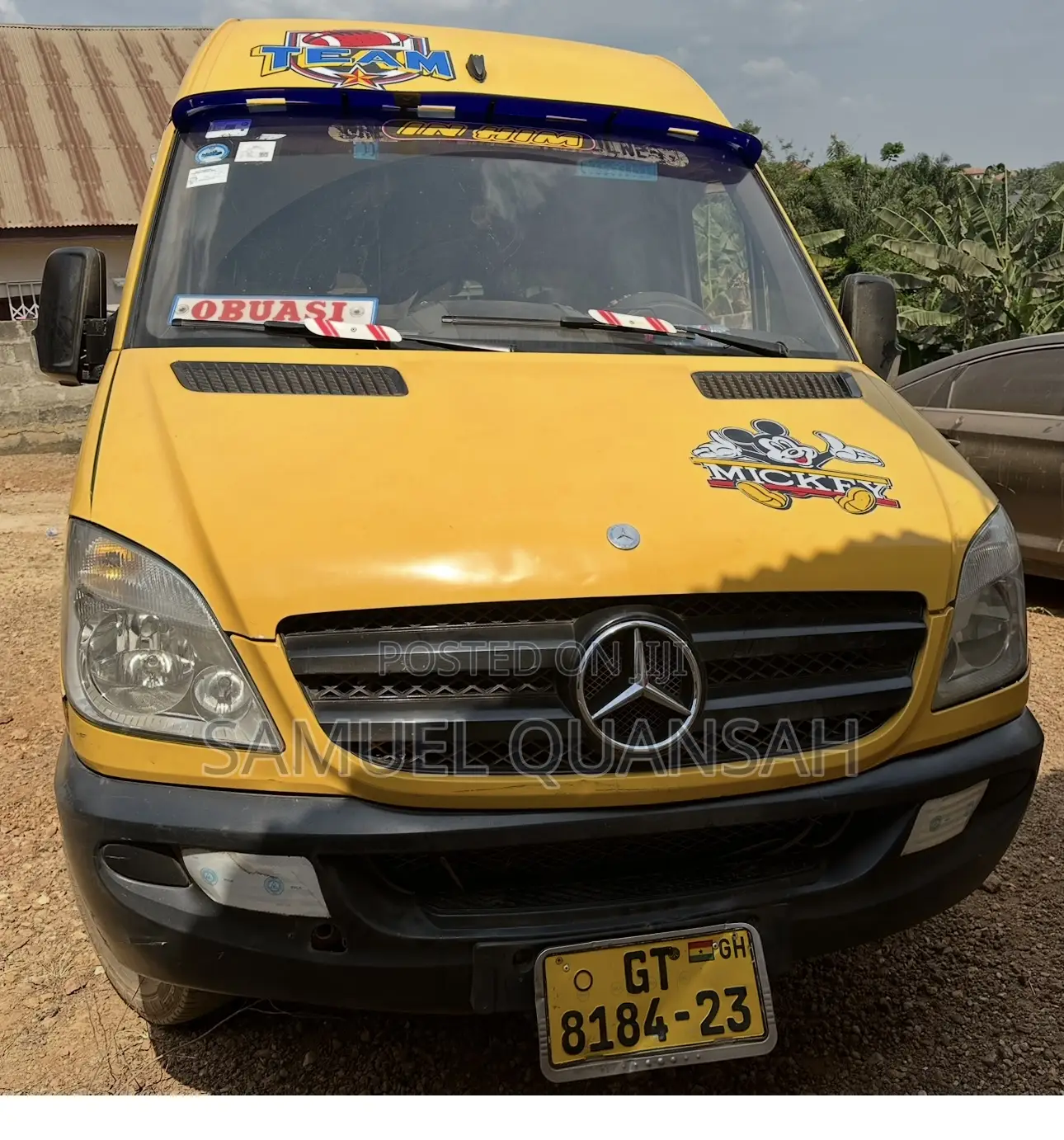 Mercedes-Benz Sprinter 2011 Yellow