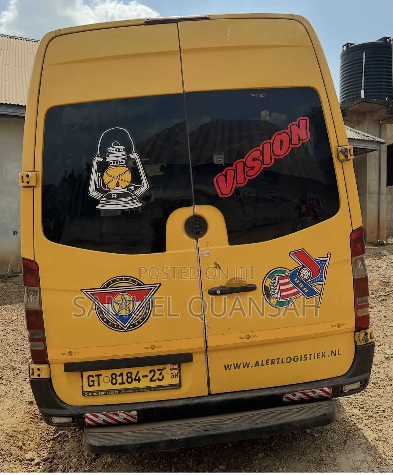Mercedes-Benz Sprinter 2011 Yellow