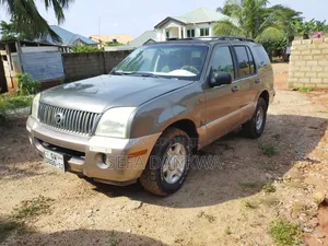 Mercury Mountaineer 2002 Gray