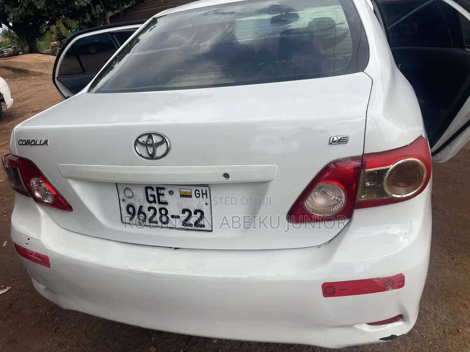 Toyota Corolla LE 4dr Sedan (1.8L 4cyl 4A) 2012 White