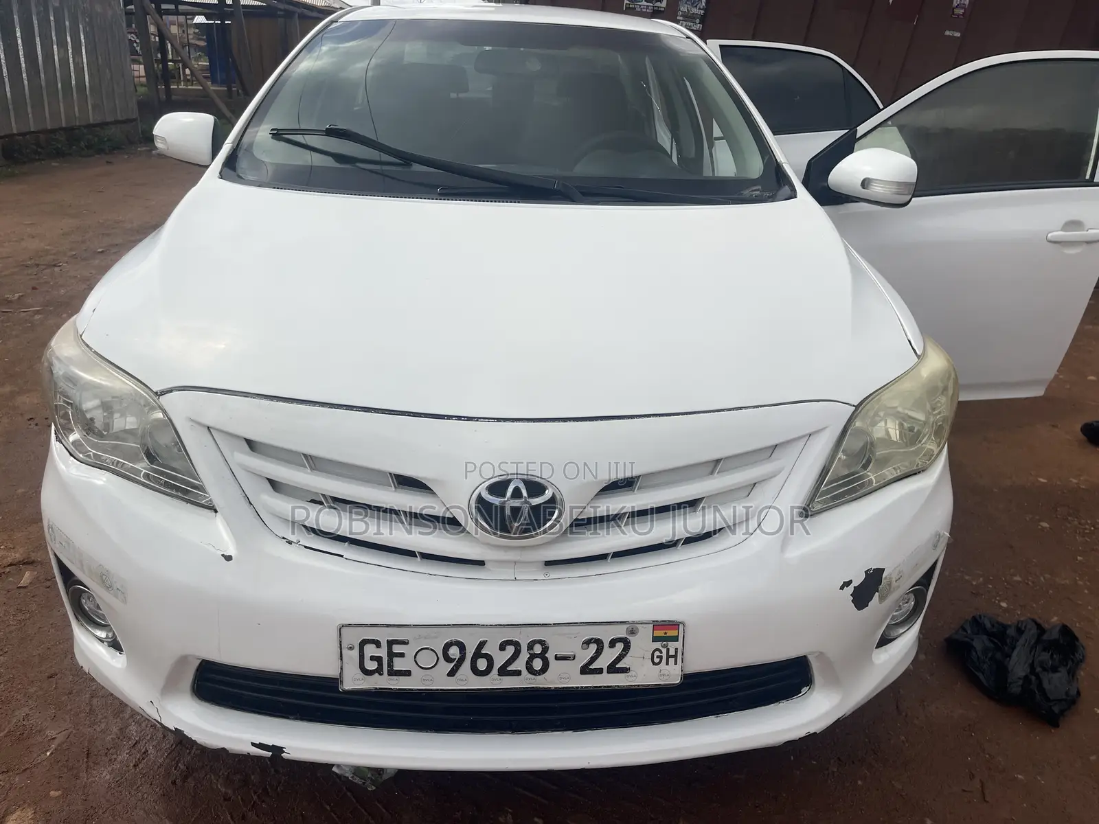 Toyota Corolla LE 4dr Sedan (1.8L 4cyl 4A) 2012 White