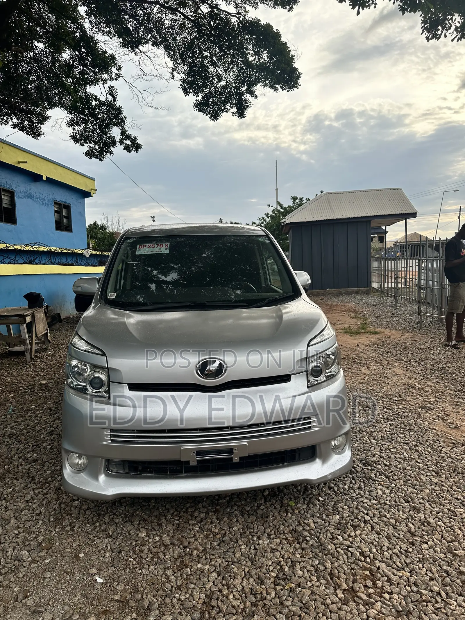 Toyota Voxy 2013 Silver