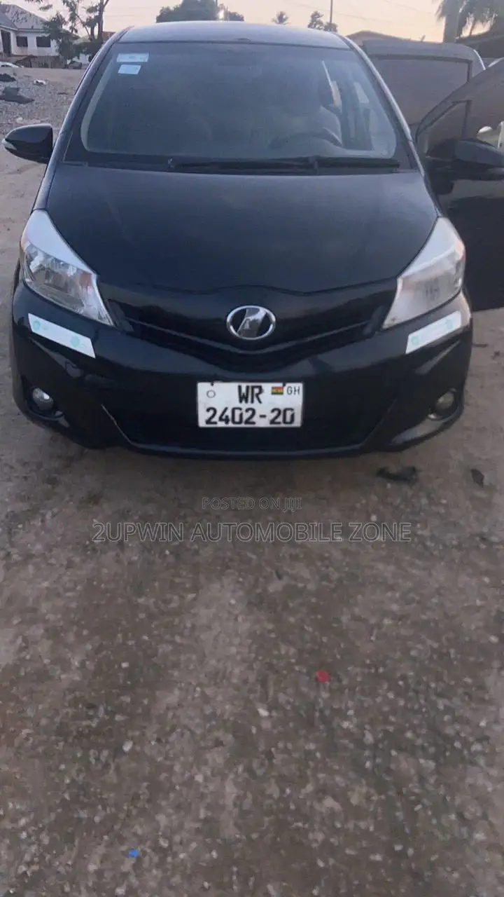 Toyota Vitz 2012 Black