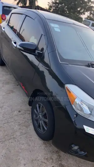 Toyota Vitz 2012 Black