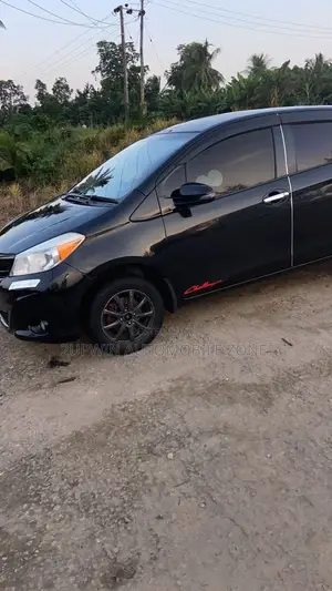 Toyota Vitz 2012 Black