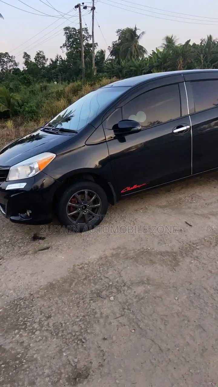 Toyota Vitz 2012 Black