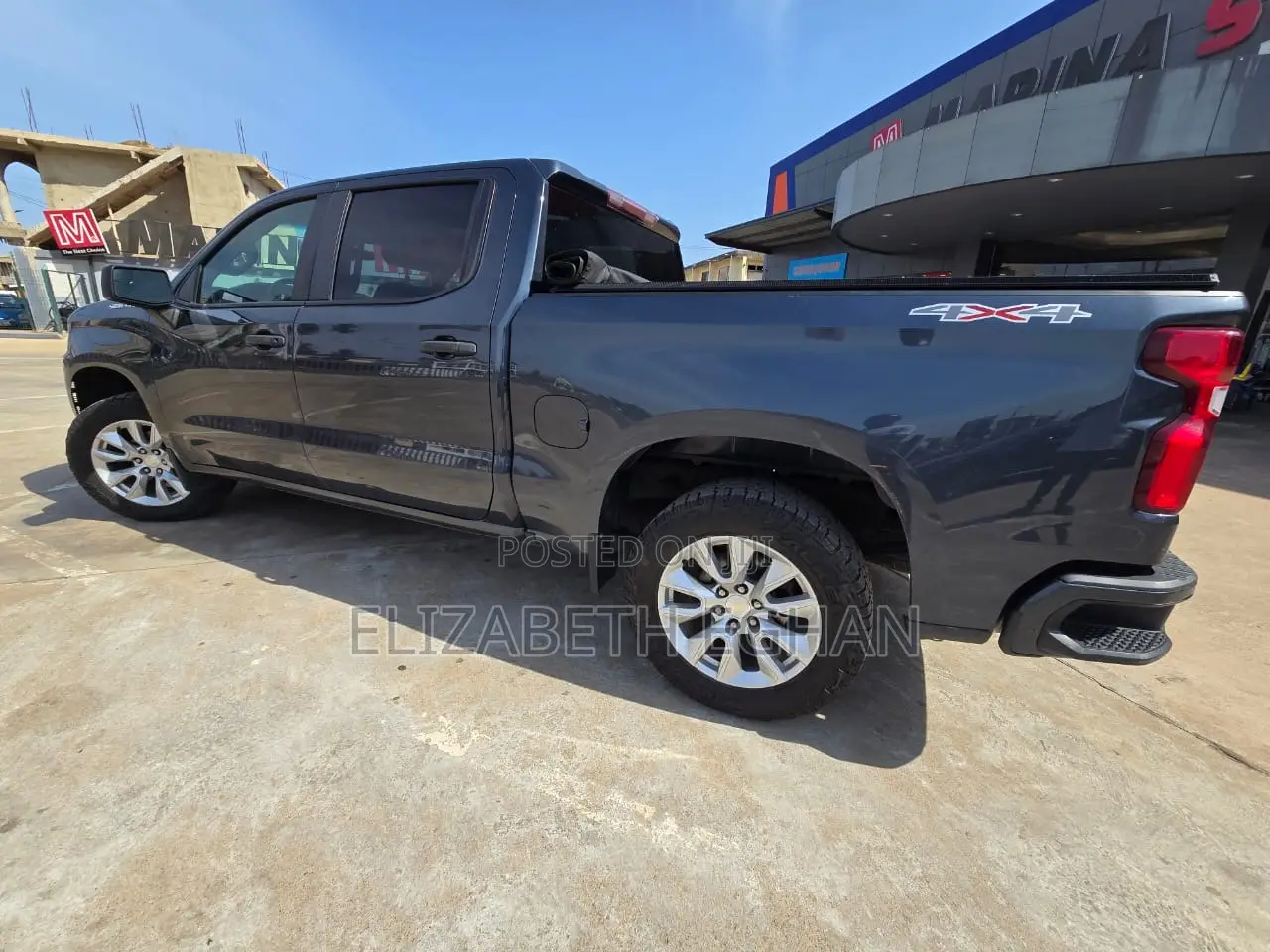 Chevrolet Silverado 1500 2021 Black