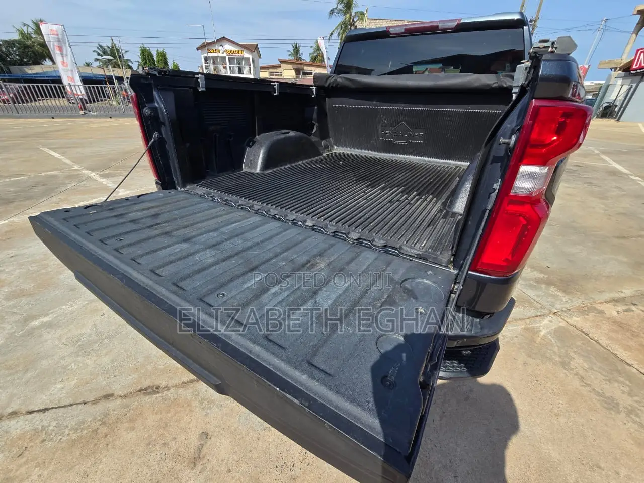 Chevrolet Silverado 1500 2021 Black