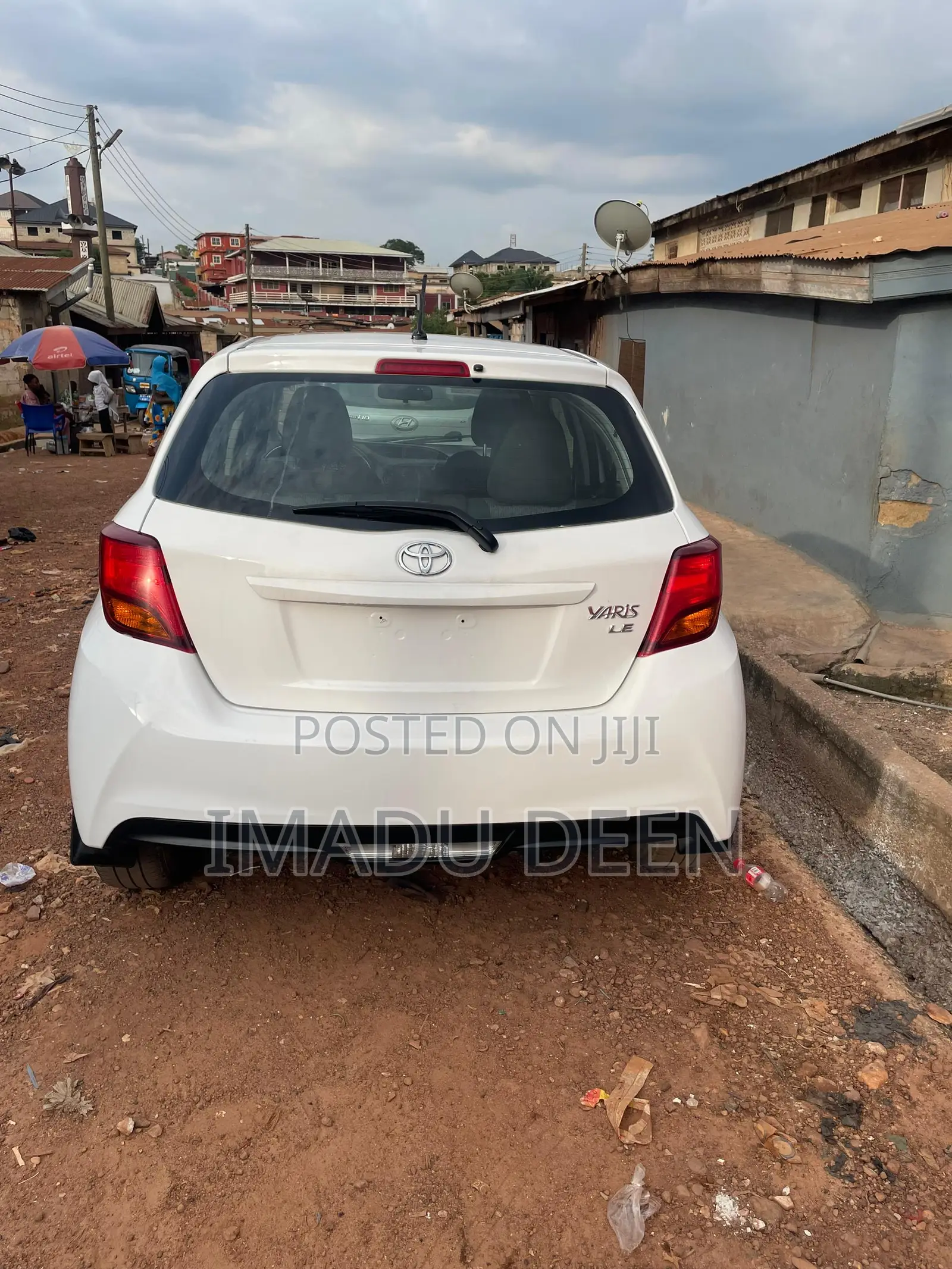 Toyota Yaris LE Hatchback 5dr 2016 White